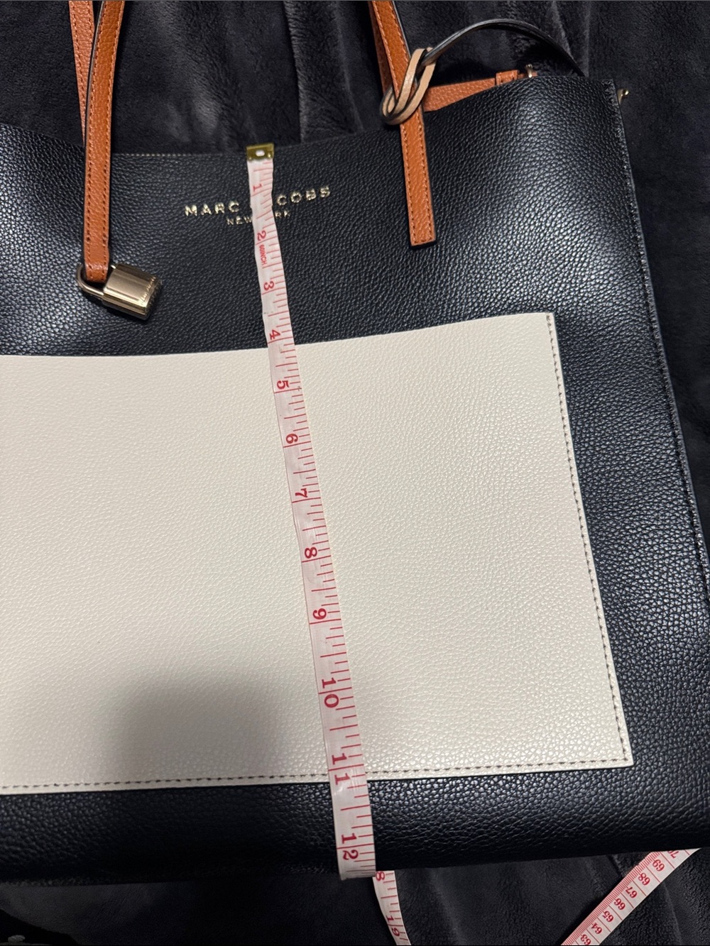 Marc Jacobs large purse - Picture 9 of 9
